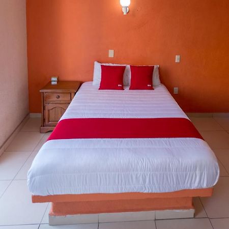 Hotel Casa Bravo Zihuatanejo Buitenkant foto